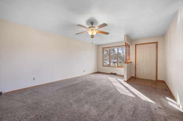 $259,900 | 3205 Greenwood Drive, Janesville, WI 53546