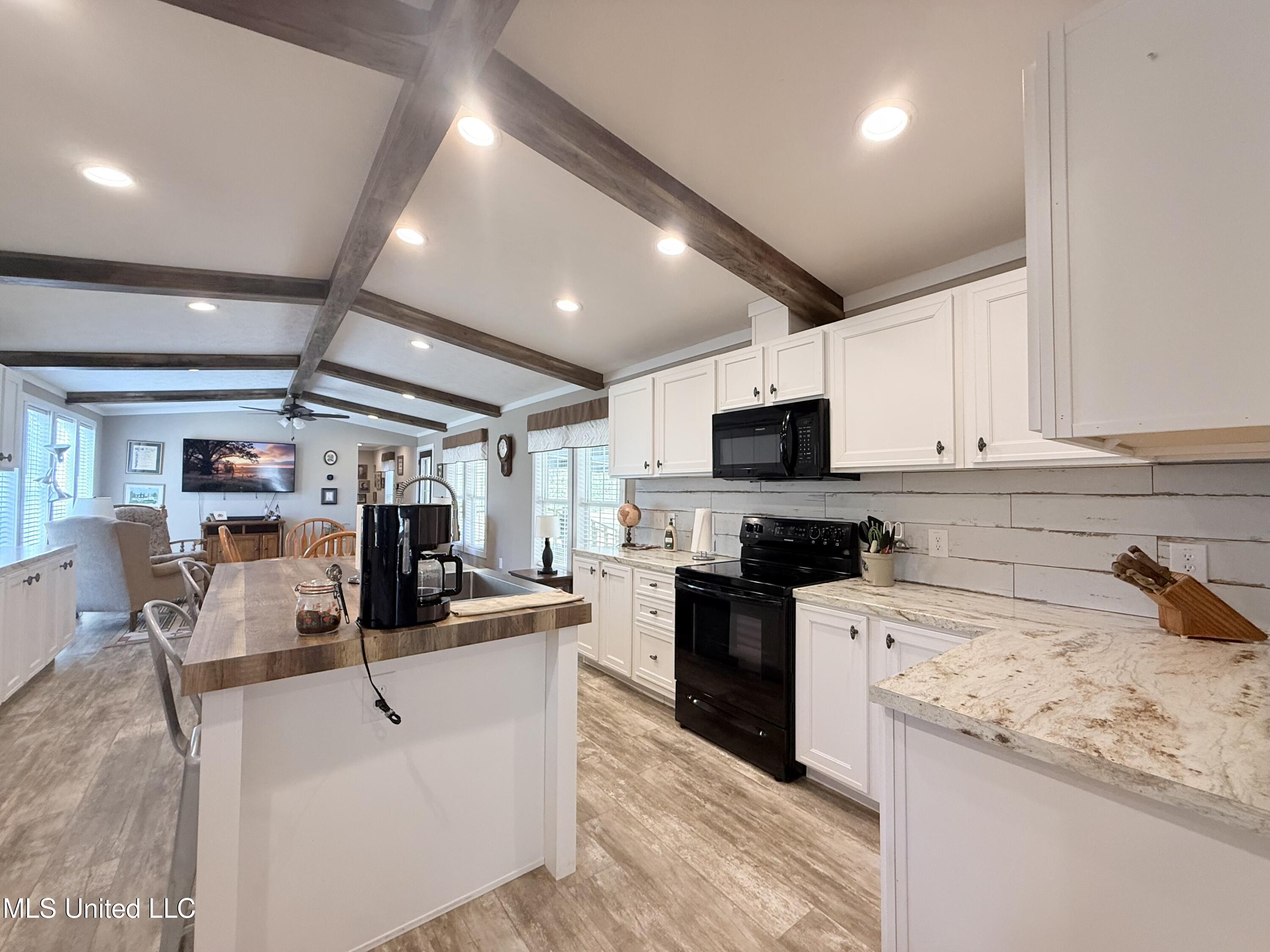 91 Trace Road Monticello, MS 39654 - Photo 8 of 36 IMG_4394