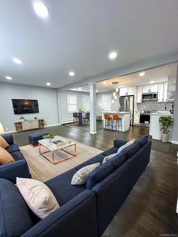 $6,500 | 1093 Ditmas Avenue, Uniondale, NY 11553