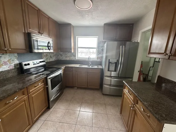 $3,750 | 775 Snead Circle, Lake Belvedere Estates, FL 33413