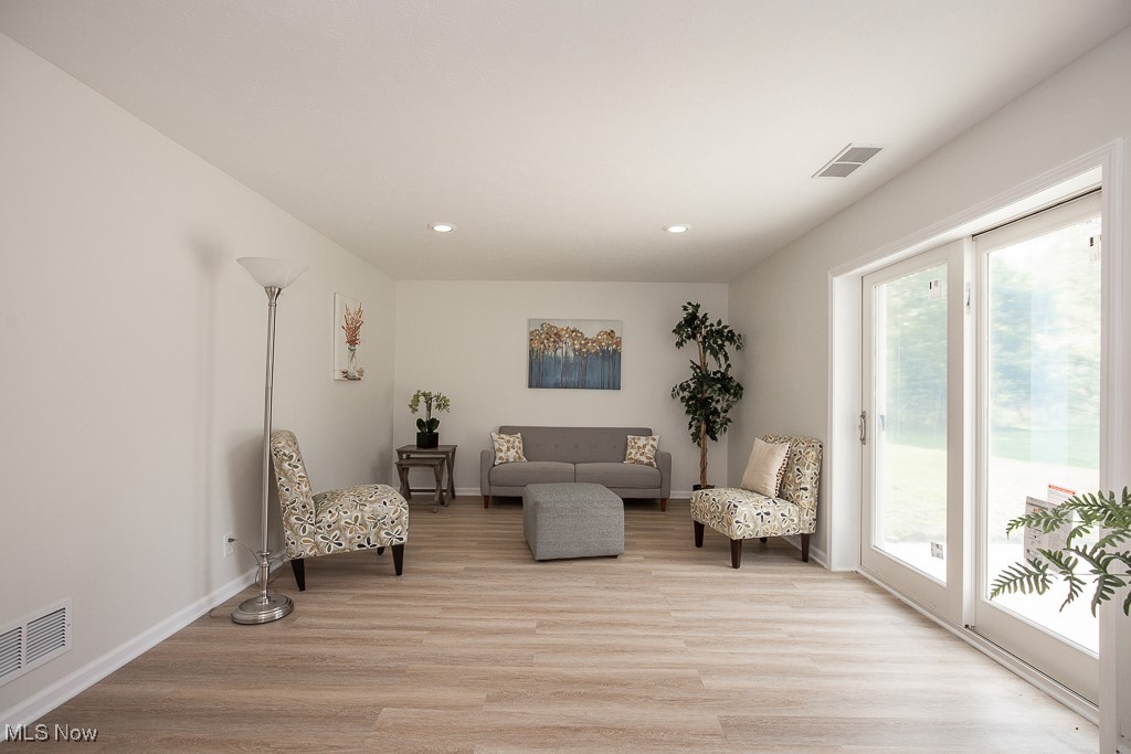 4670 Green Road Cleveland, OH 44128 - Photo 15 of 38 Sitting room with light hardwood / wood-style floors