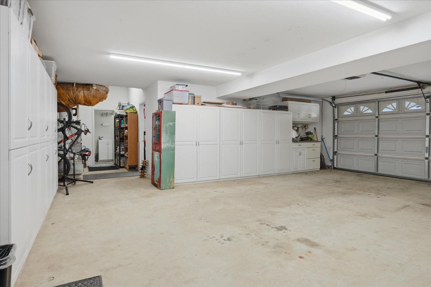 43319 Leach Road Ahwahnee, CA 93601 - Photo 46 of 61 a view of a garage