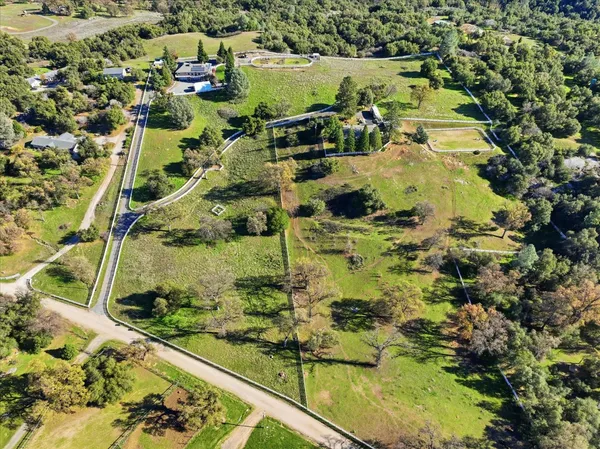 $885,000 | 43319 Leach Road, Ahwahnee, CA 93601