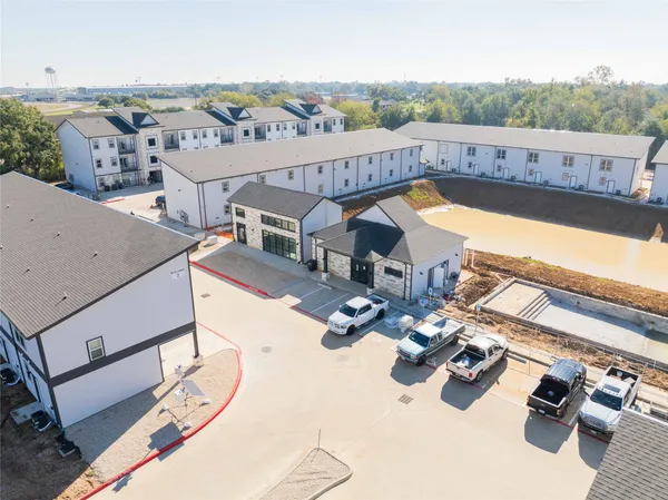 $1,250 | 2101 Reinke Road, Unit 4102, Waller, TX 77484