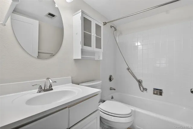 $399,000 | 41 Jefferson Ovl, Unit B, Yorktown Heights, NY 10598