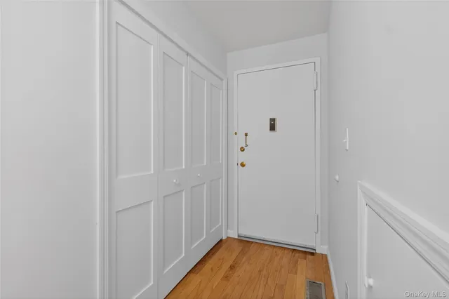 $399,000 | 41 Jefferson Ovl, Unit B, Yorktown Heights, NY 10598