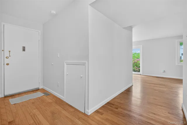 $399,000 | 41 Jefferson Ovl, Unit B, Yorktown Heights, NY 10598