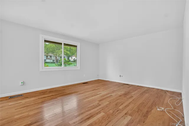 $399,000 | 41 Jefferson Ovl, Unit B, Yorktown Heights, NY 10598