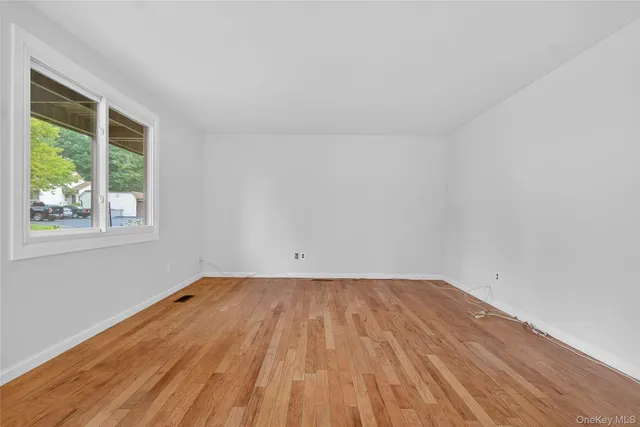 $399,000 | 41 Jefferson Ovl, Unit B, Yorktown Heights, NY 10598