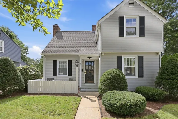 $349,900 | 250 Gillette Avenue, Springfield, MA 01118