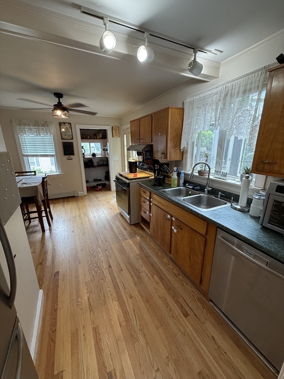 74 Wilkinson Street Worcester, MA 01606 - Photo 12 of 25