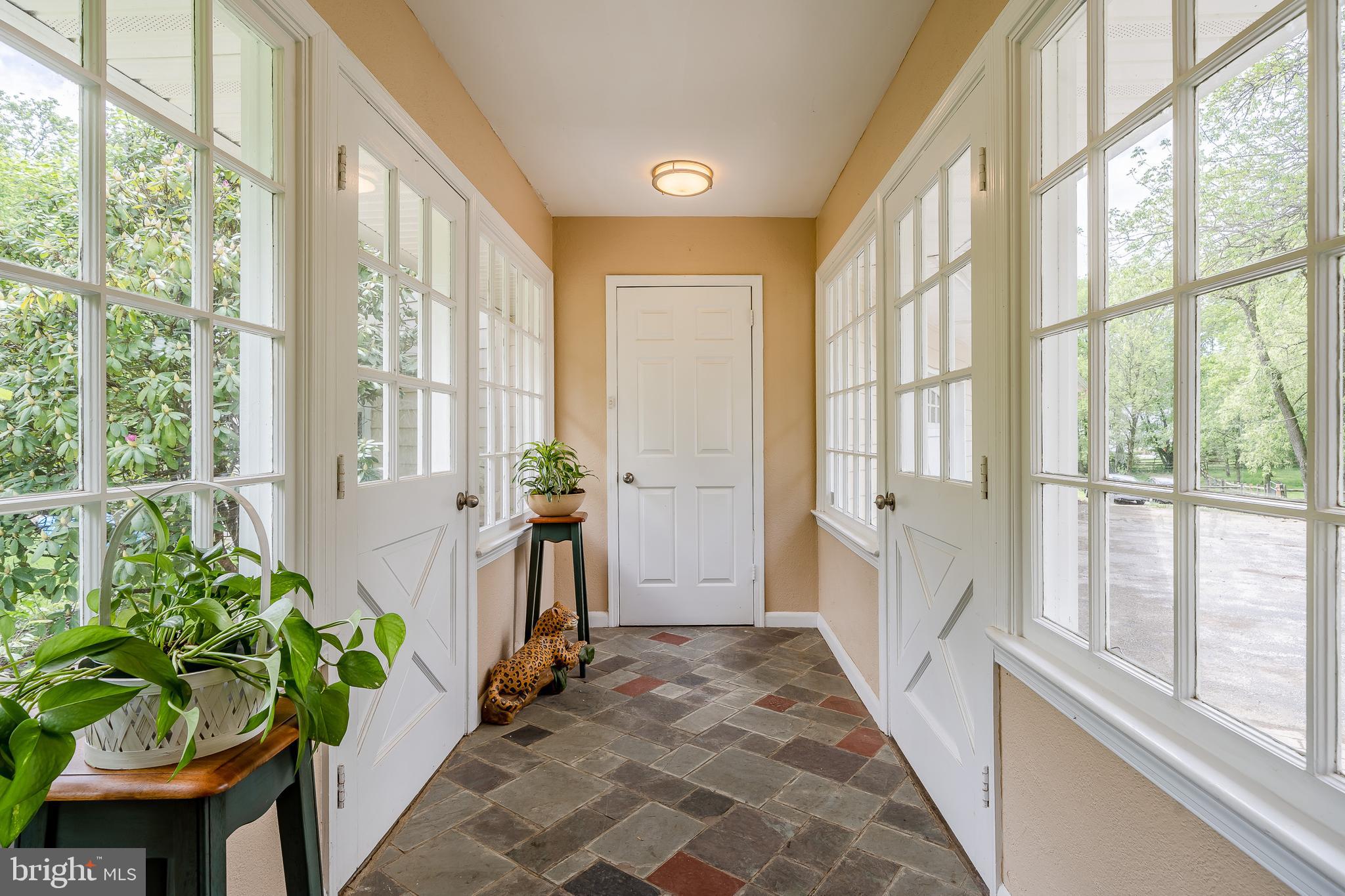 2020 Grubbs Mill Road Berwyn, PA 19312 - Photo 31 of 49 Light filled breezeway