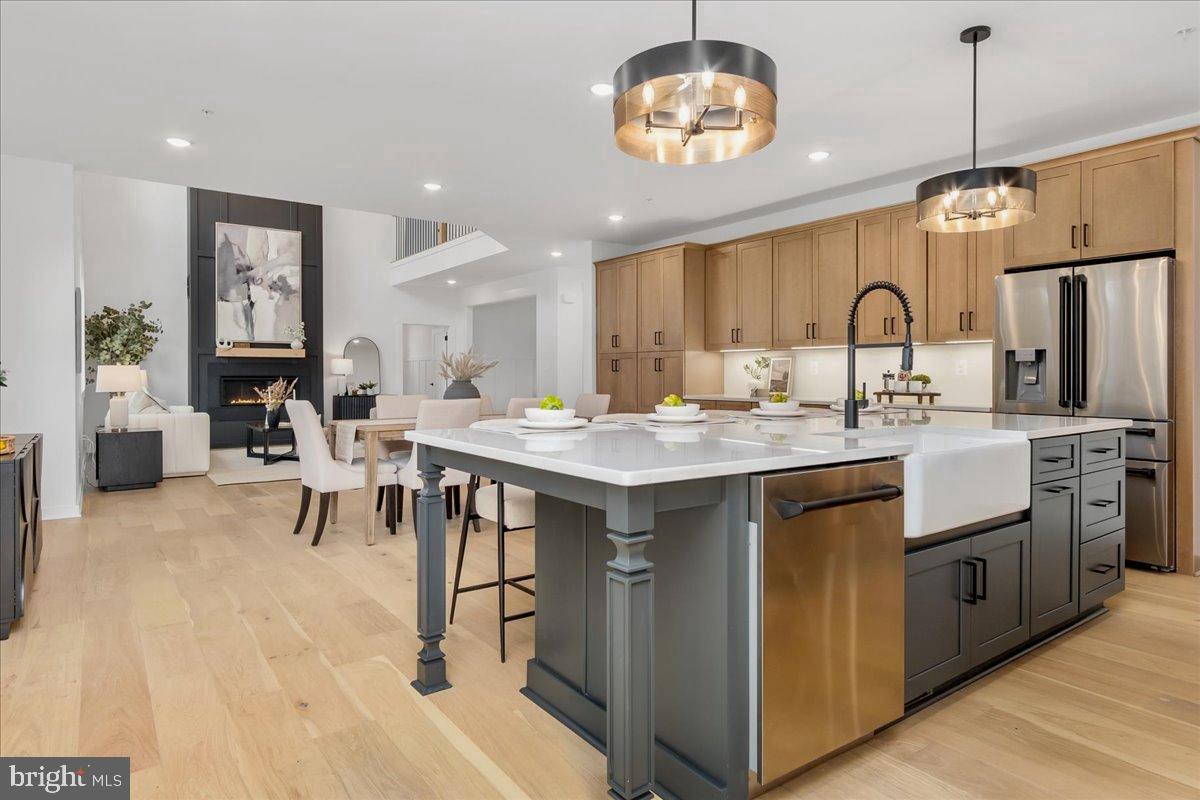 3520 Castle Way Davidsonville, MD 21035 - Photo 28 of 87 Modern kitchen with elegant finishes.