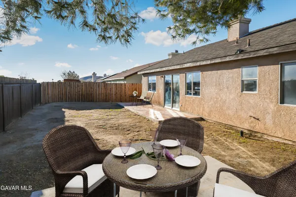 $399,990 | 1048 Sequoia Lane, Rosamond, CA 93560