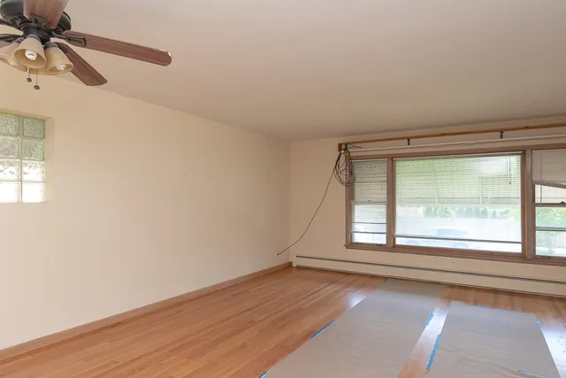 $2,400 | 6408 West Raven Street, Unit 1, Chicago, IL 60631