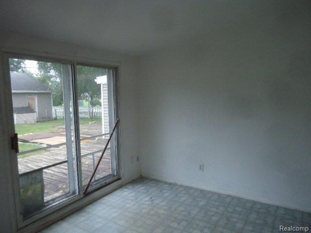 261-899499-Bedroom 2 (3).JPG