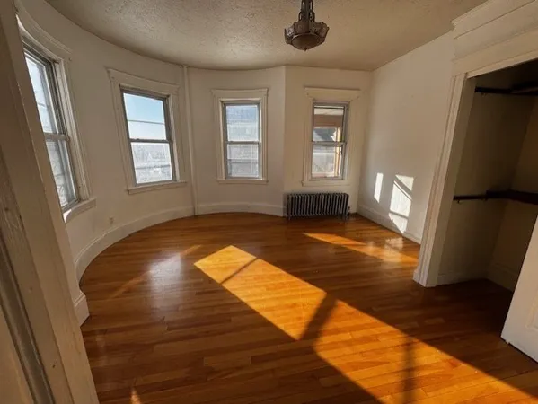 $409,900 | 15 Edward Street, Worcester, MA 01605