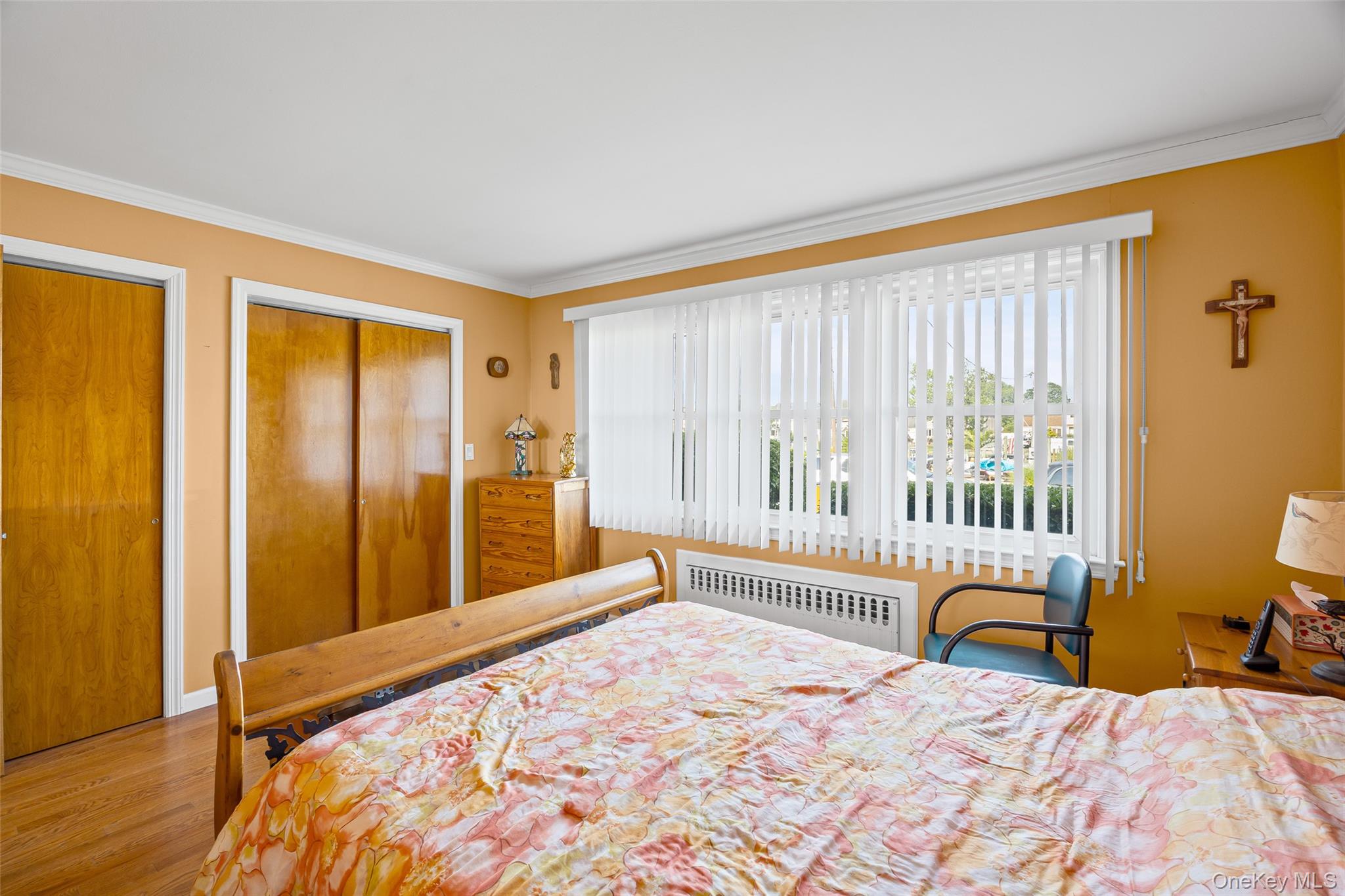 2436 Hempstead Lane Wantagh, NY 11793 - Photo 20 of 46