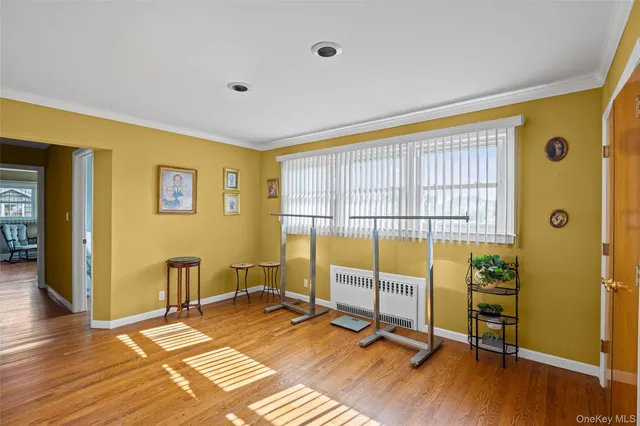 $949,000 | 2436 Hempstead Lane, Wantagh, NY 11793