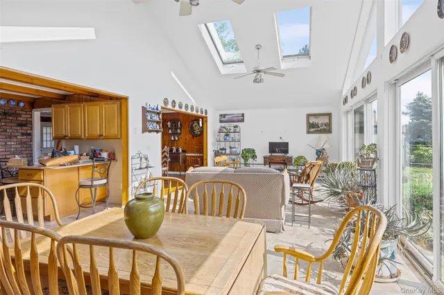 $949,000 | 2436 Hempstead Lane, Wantagh, NY 11793