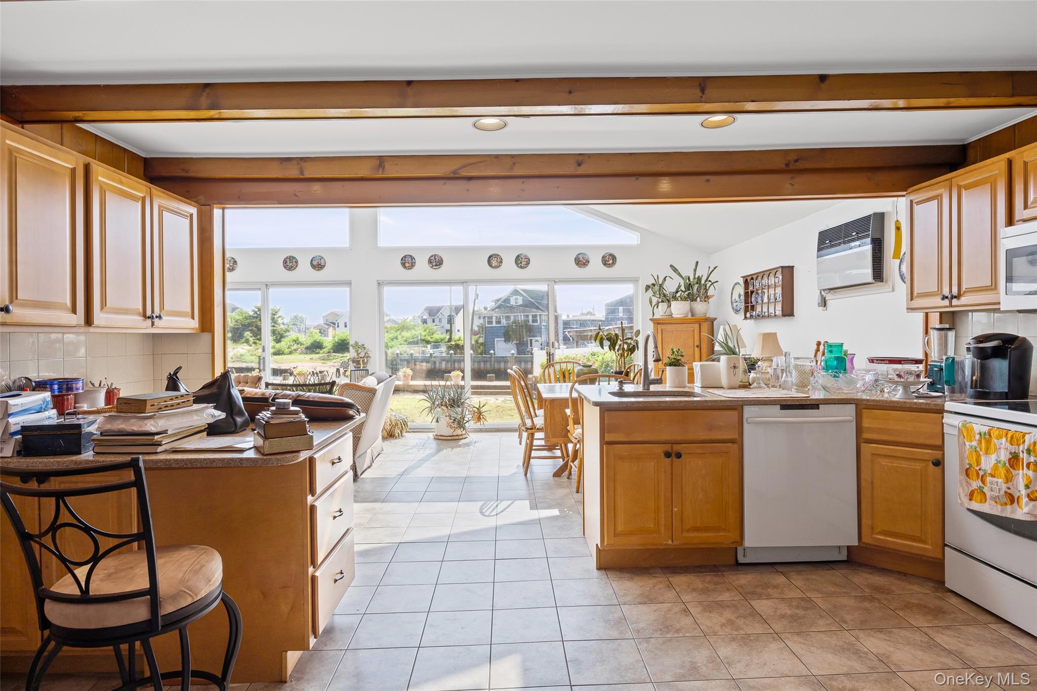 2436 Hempstead Lane Wantagh, NY 11793 - Photo 10 of 46