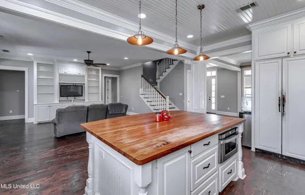 $530,000 | 4299 Tank Road, Terry, MS 39170