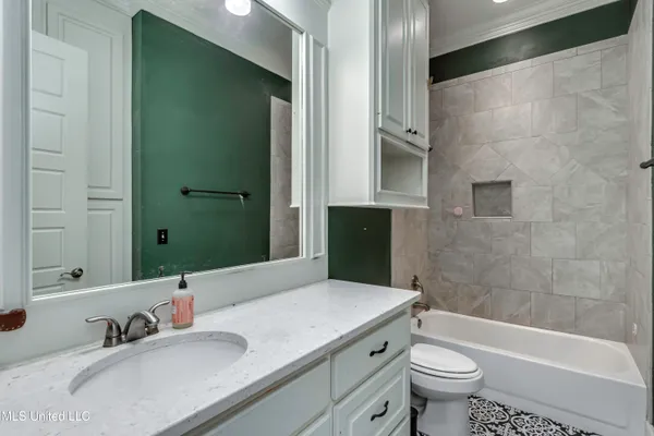 $530,000 | 4299 Tank Road, Terry, MS 39170