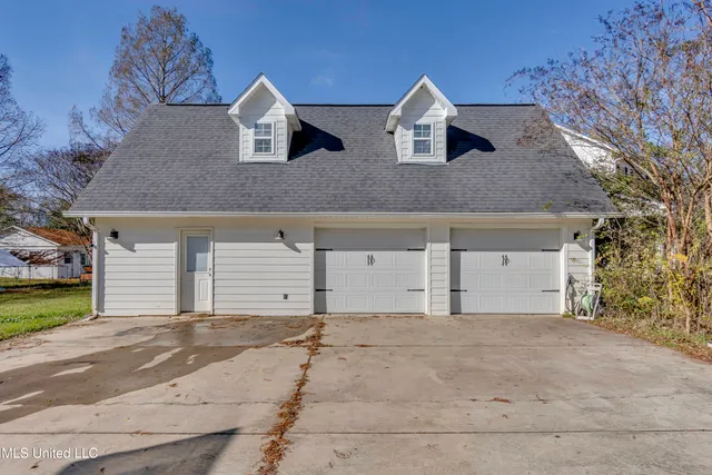 $530,000 | 4299 Tank Road, Terry, MS 39170