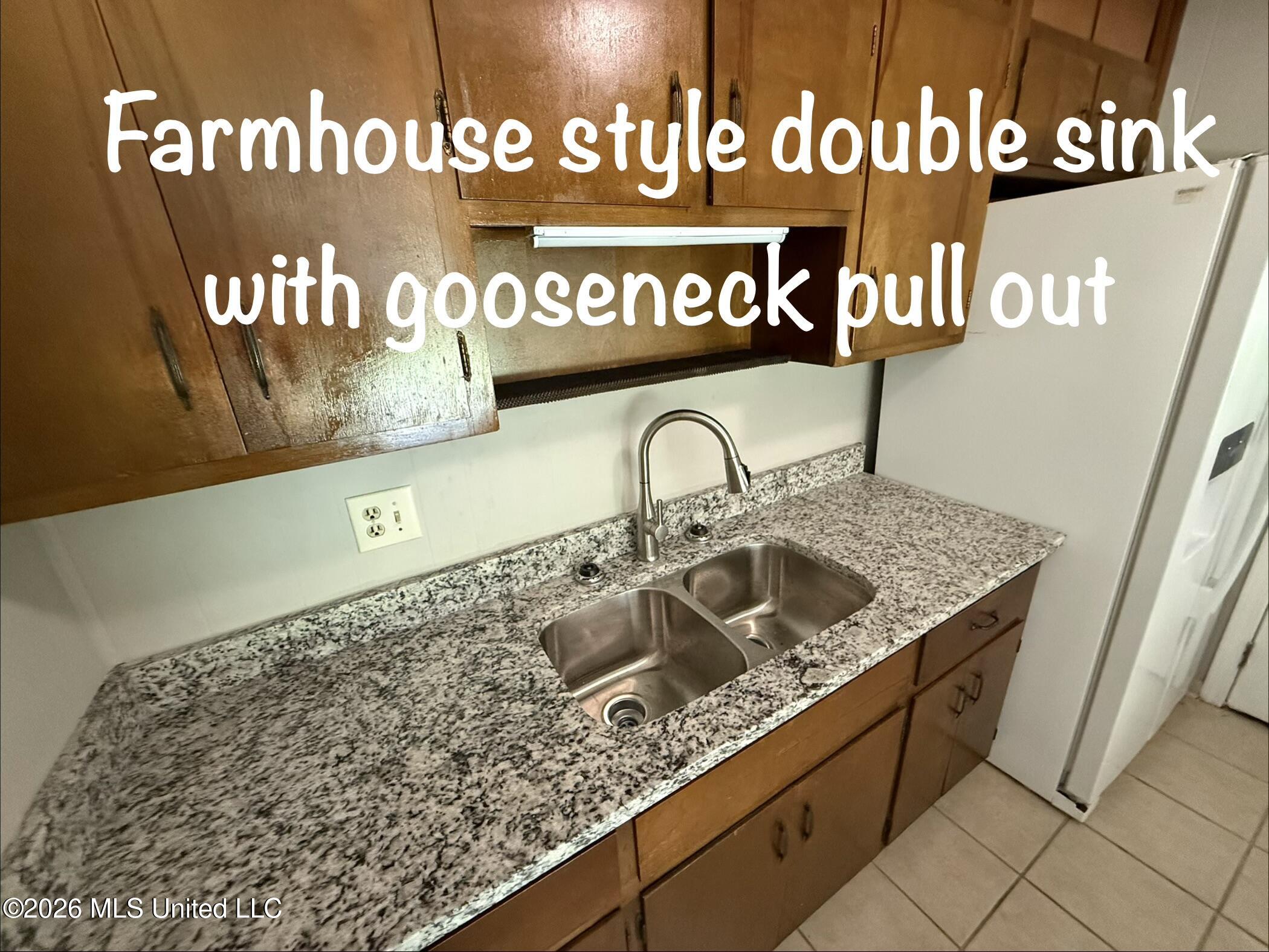 1605 Riverside Drive Gautier, MS 39553 - Photo 14 of 47 Kitchen 2
