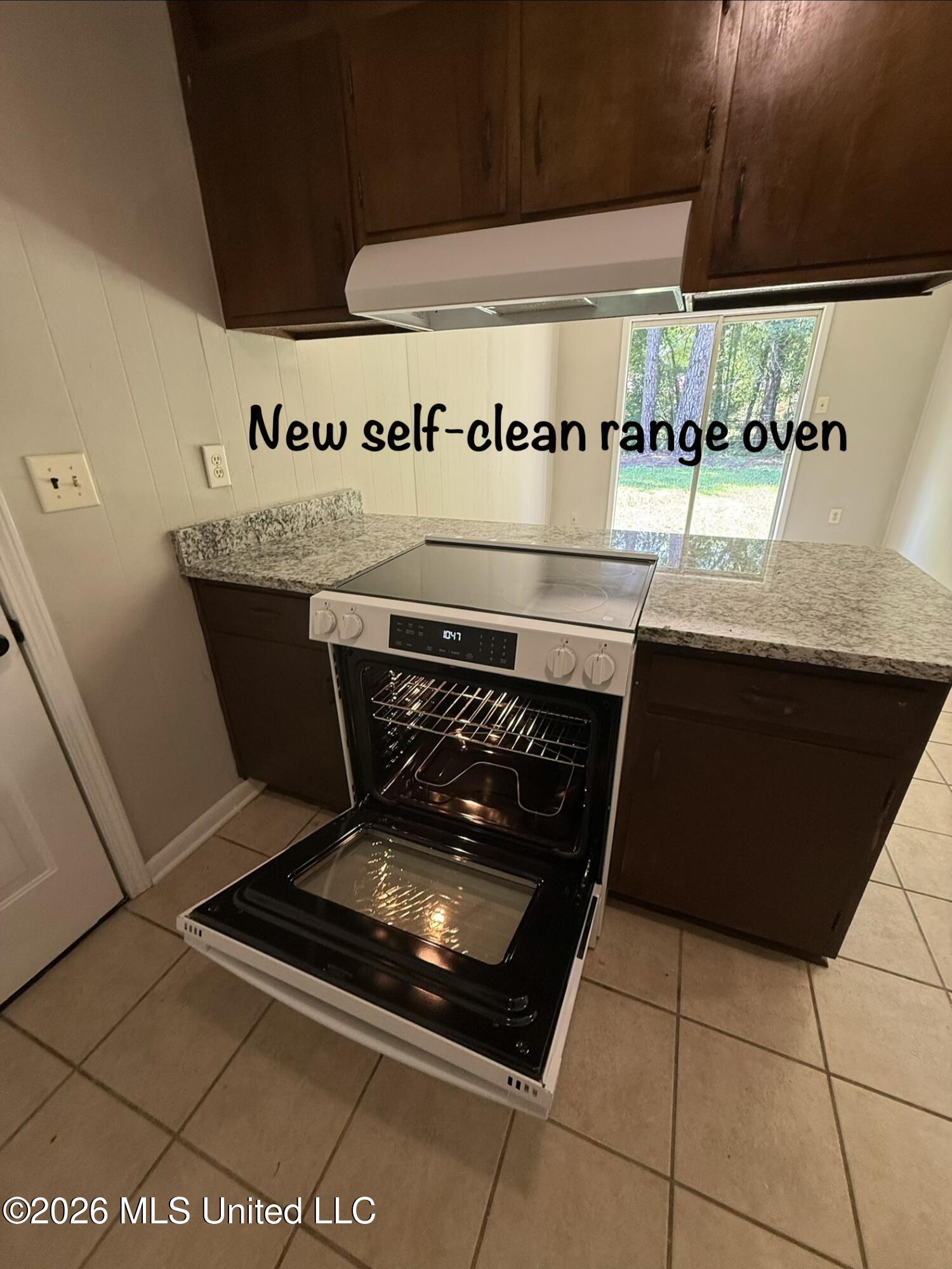 1605 Riverside Drive Gautier, MS 39553 - Photo 17 of 47 Kitchen 5
