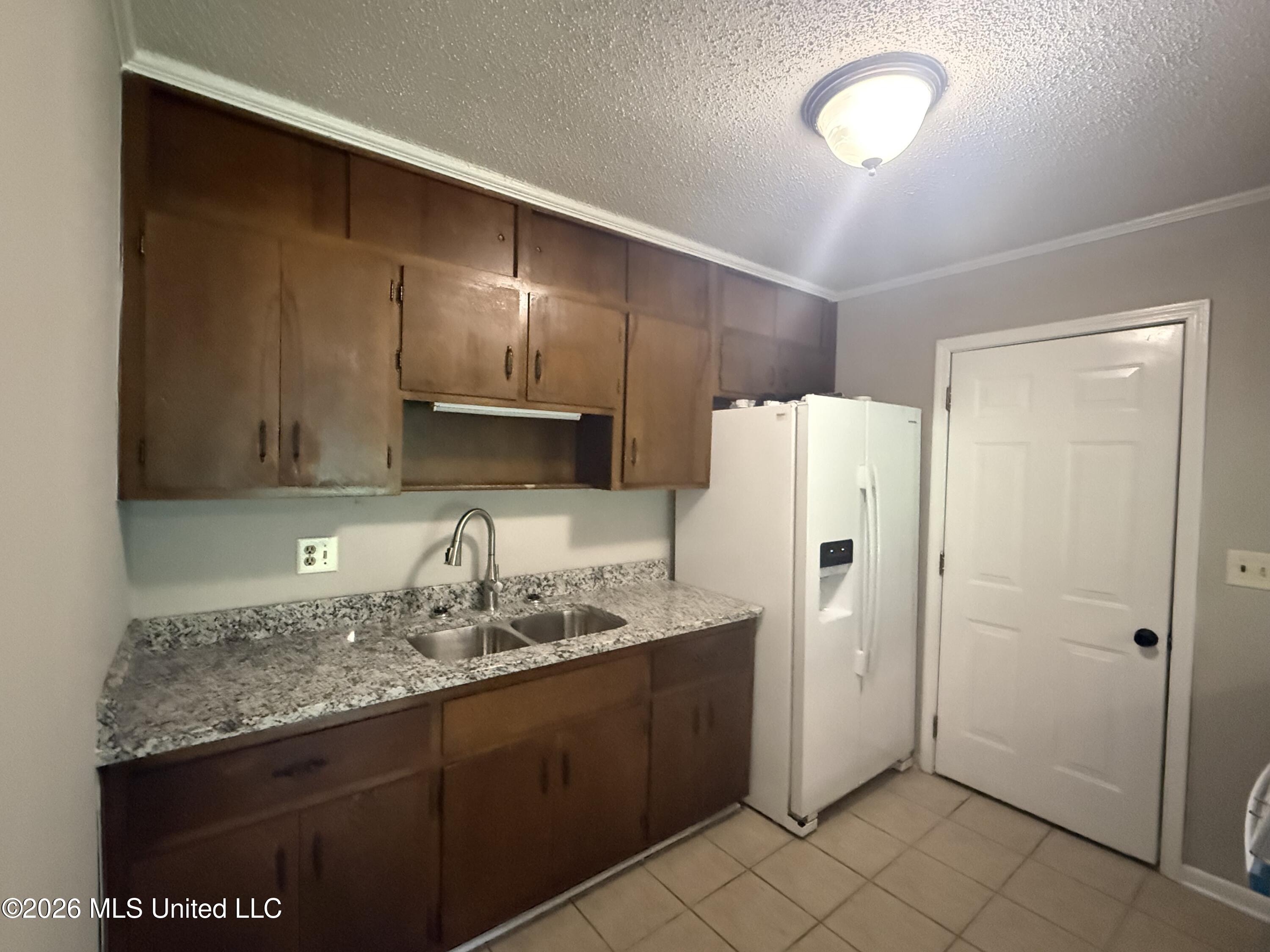 1605 Riverside Drive Gautier, MS 39553 - Photo 23 of 47 Kitchen 11