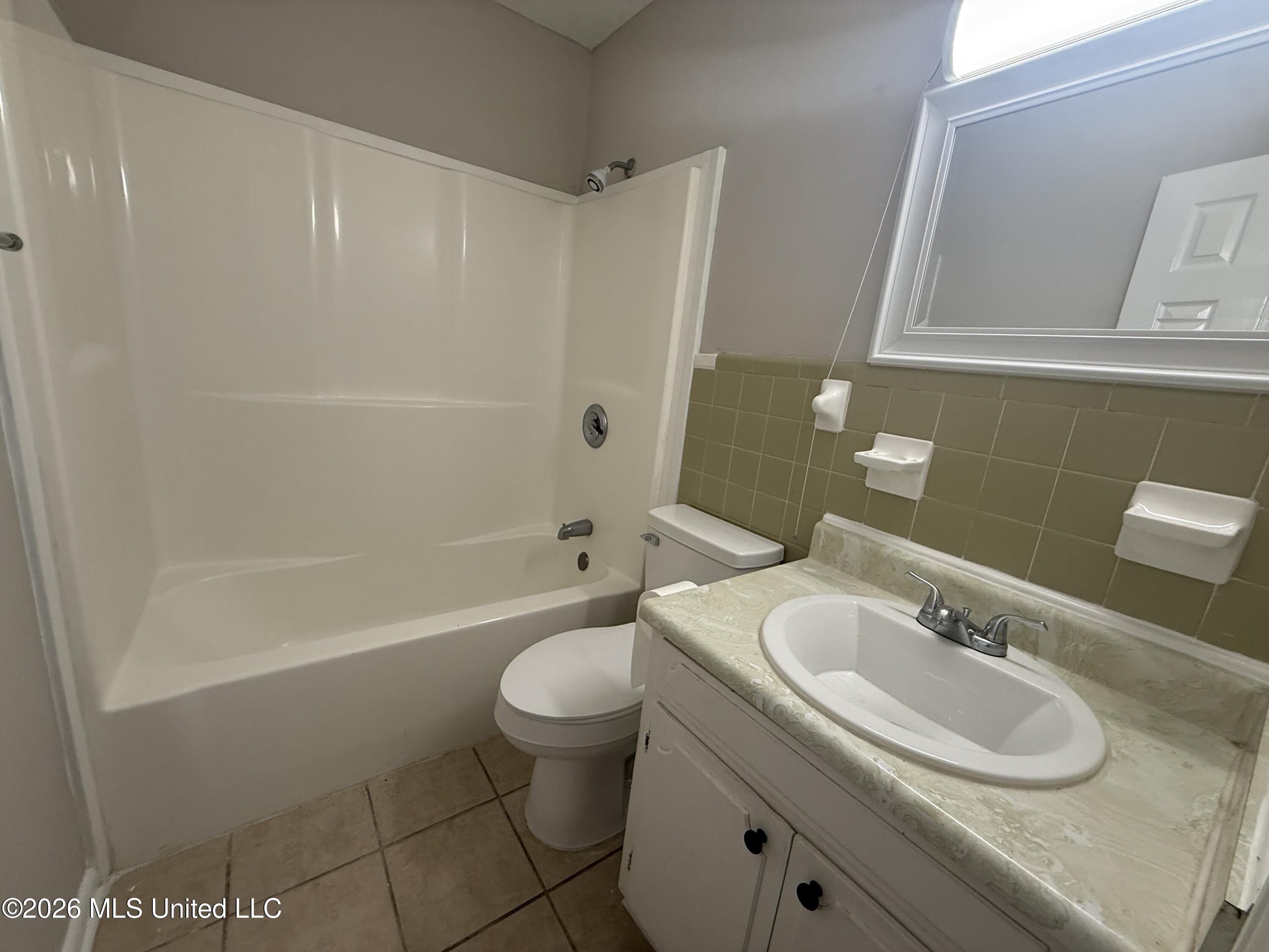 1605 Riverside Drive Gautier, MS 39553 - Photo 39 of 47 Main bath