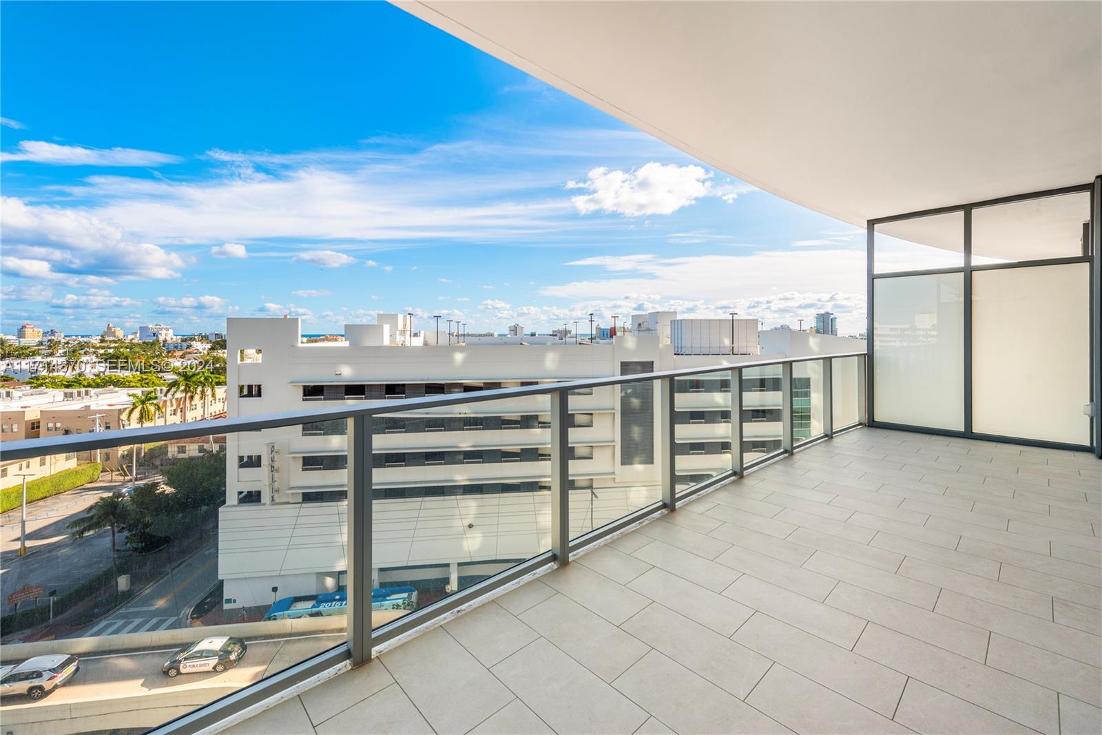 500 Alton Road, Unit 908 Miami Beach, FL 33139 - Photo 19 of 28 a view of a terrace with sky view