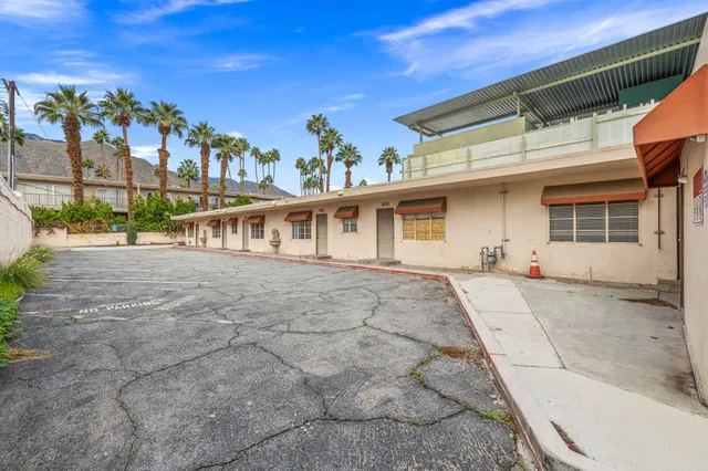 $1,550,000 | 1059 North Palm Canyon Drive, Palm Springs, CA 92262
