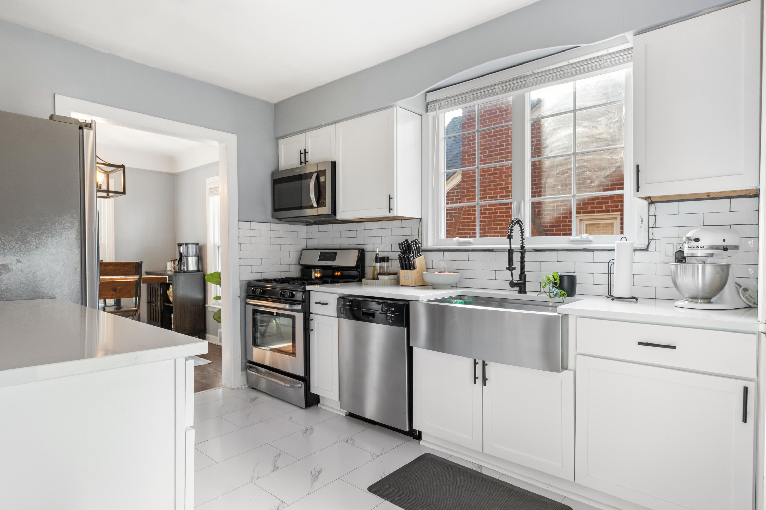 1840 Hampton Road Grosse Pointe Woods, MI 48236 - Photo 12 of 41 10-1840_Hampton-010