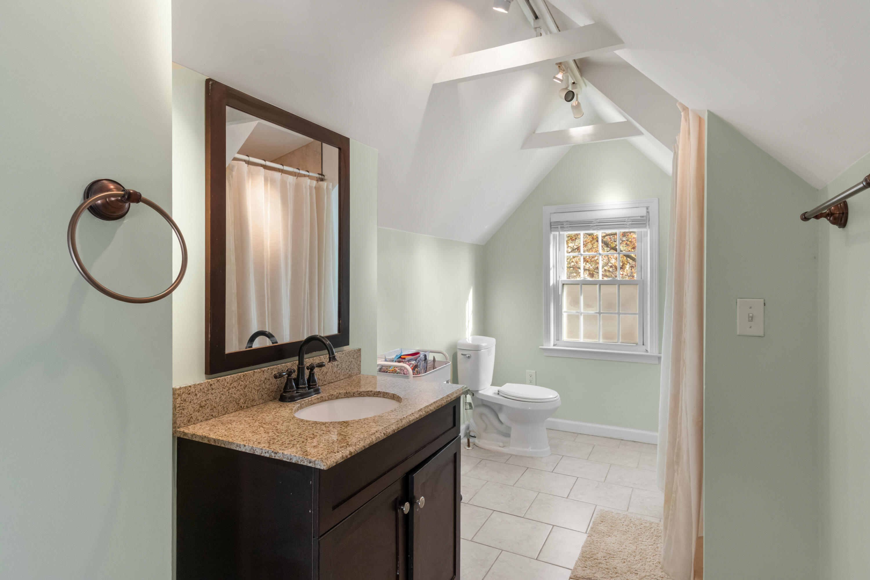 1840 Hampton Road Grosse Pointe Woods, MI 48236 - Photo 22 of 41 19-1840_Hampton-018