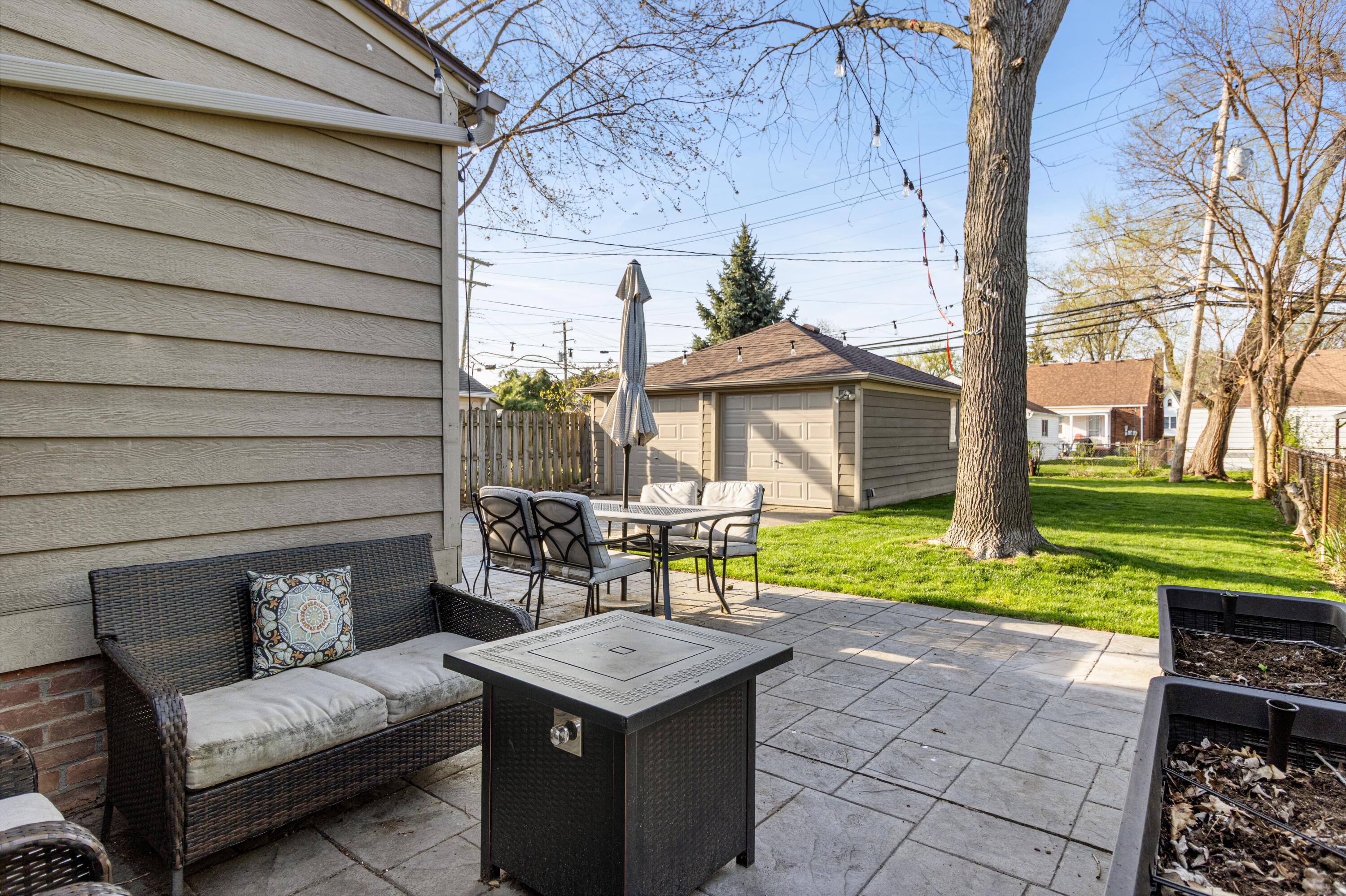 1840 Hampton Road Grosse Pointe Woods, MI 48236 - Photo 36 of 41 37-1840_Hampton-036