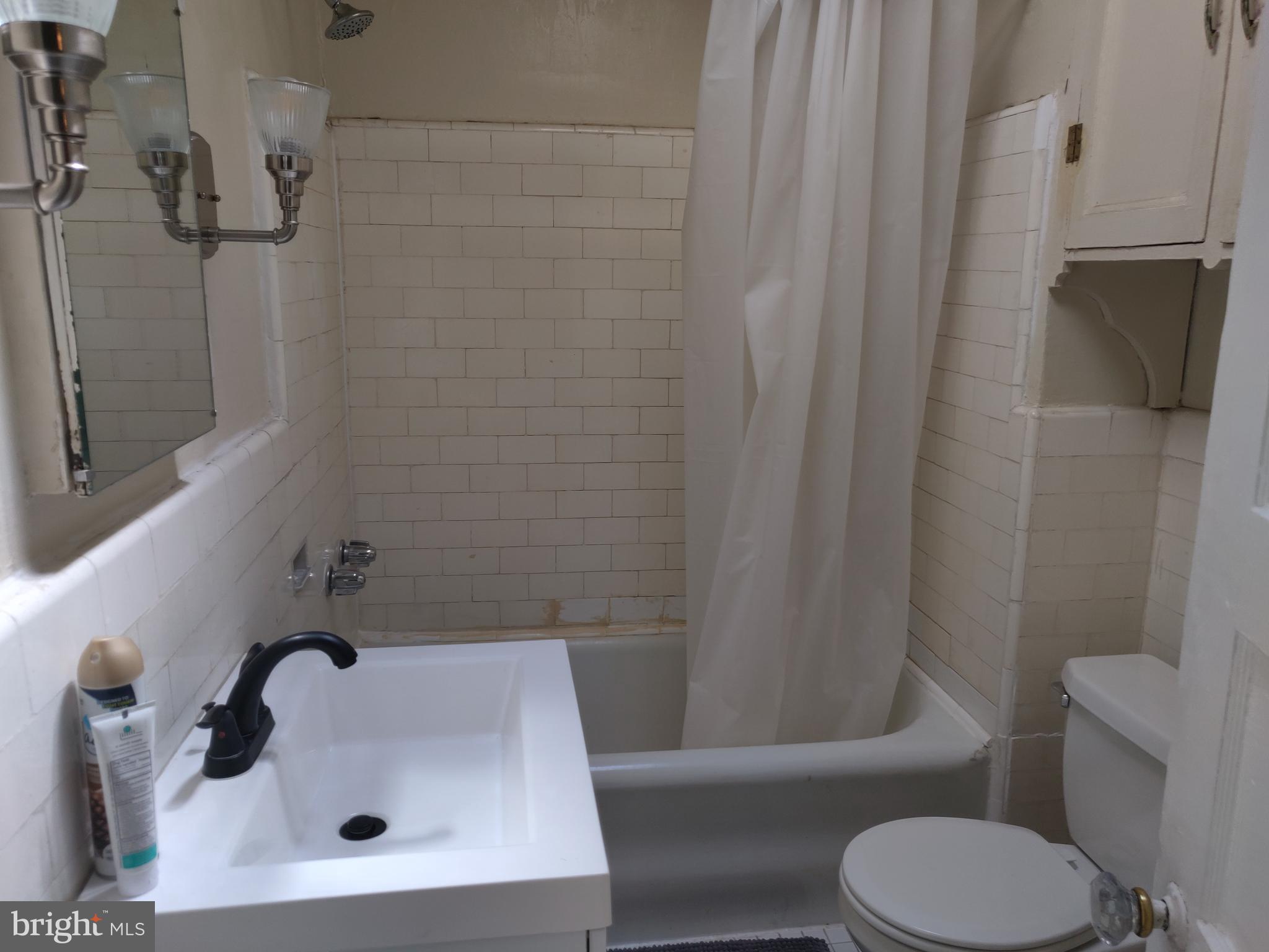 916 Atwood Road Philadelphia, PA 19151 - Photo 11 of 13 Gallery Image 11