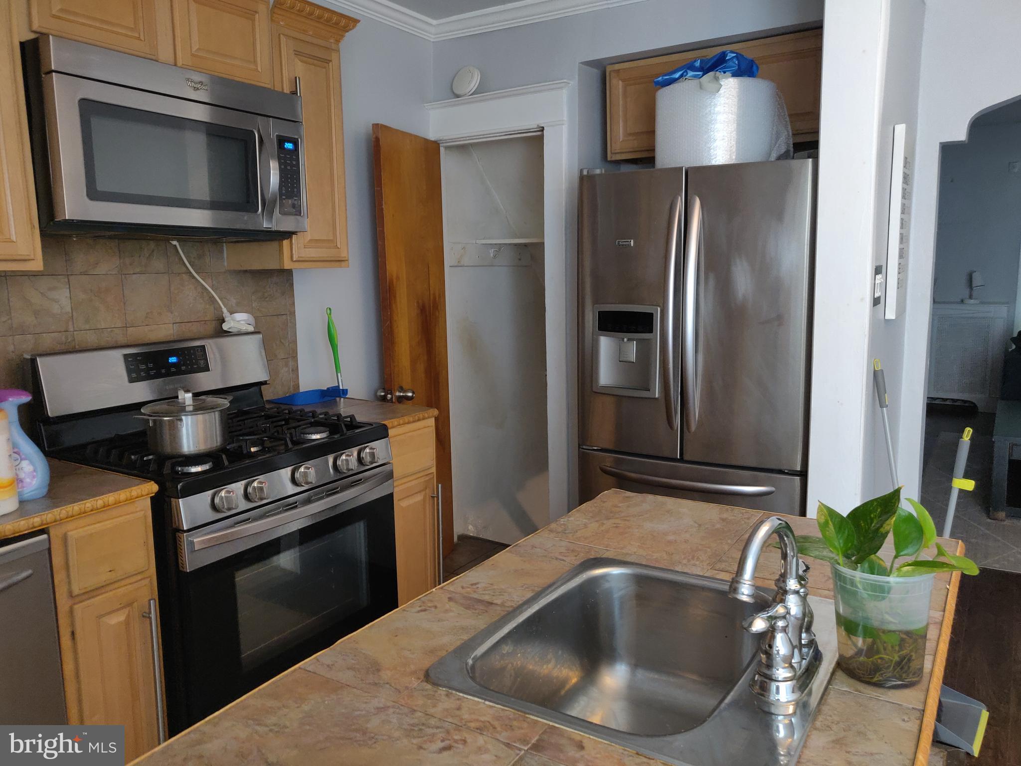 916 Atwood Road Philadelphia, PA 19151 - Photo 8 of 13 Gallery Image 8