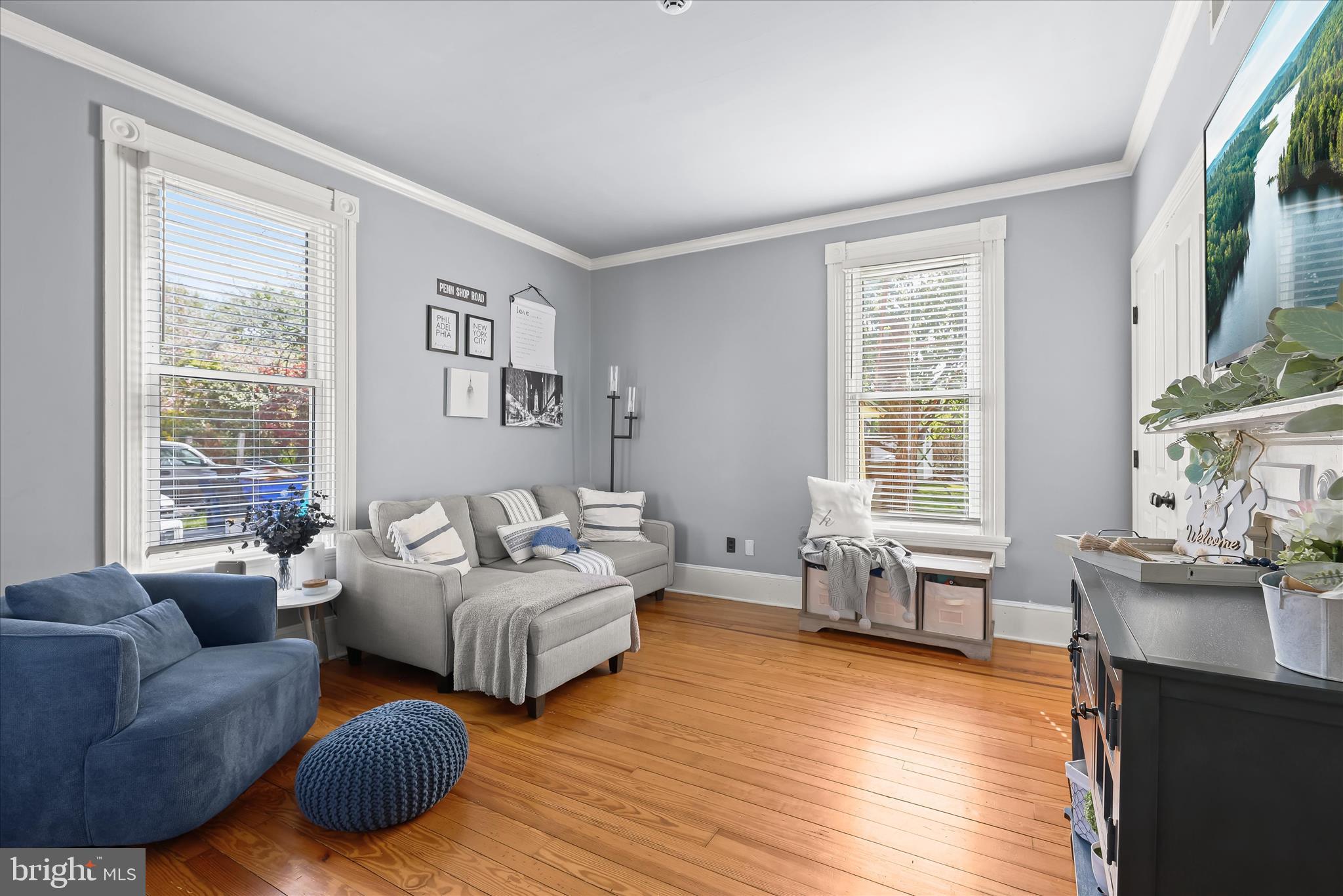 13041 Penn Shop Road Mount Airy, MD 21771 - Photo 22 of 57 a living room with furniture and windows