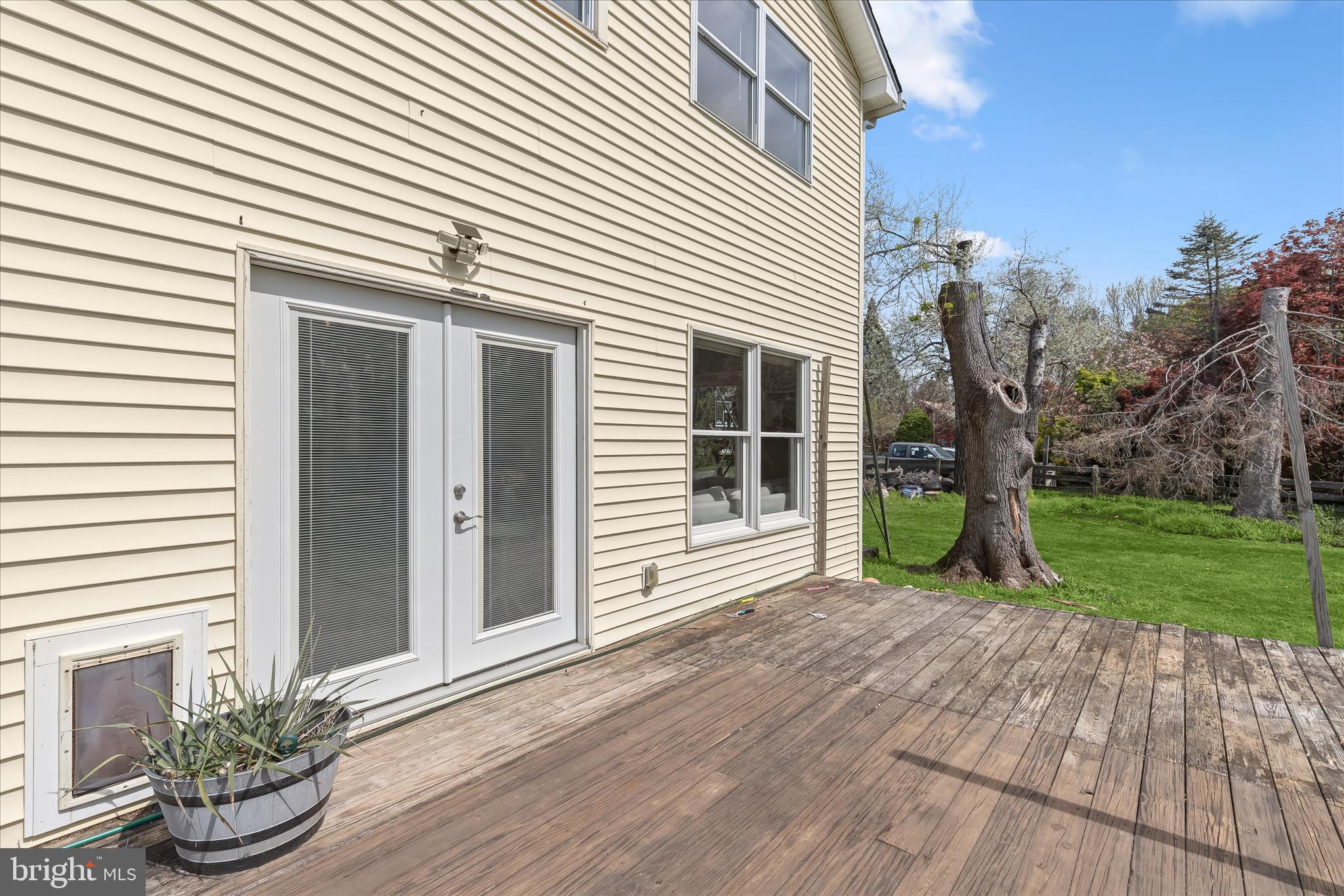 13041 Penn Shop Road Mount Airy, MD 21771 - Photo 39 of 57 a view of a house with backyard and garden