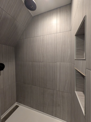 3610 South Seeley Avenue Chicago, IL 60609 - Photo 24 of 26 a bathroom with a shower