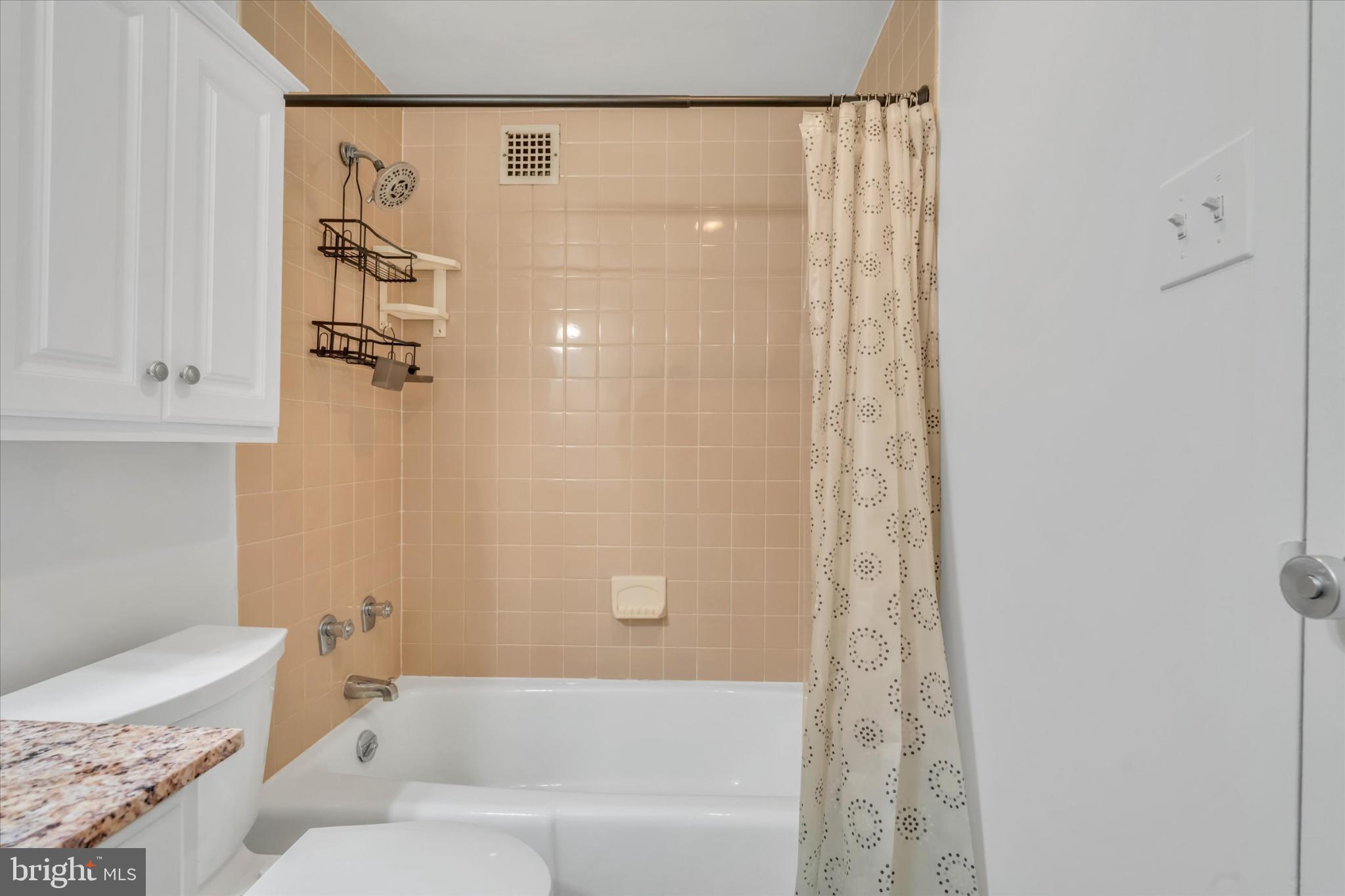 4141 North Henderson Road, Unit 104 Arlington, VA 22203 - Photo 17 of 23