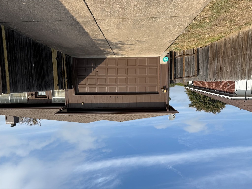 1041 Disraeli Circle Pflugerville, TX 78660 - Photo 5 of 29 a front view of a house
