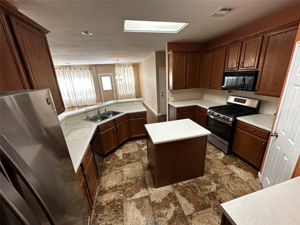 1041 Disraeli Circle Pflugerville, TX 78660 - Photo 8 of 29