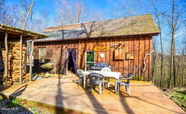 $299,999 | 277 Breese Hollow Road, Hoosick, NY 12089