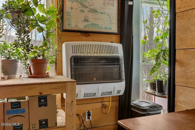 $299,999 | 277 Breese Hollow Road, Hoosick, NY 12089