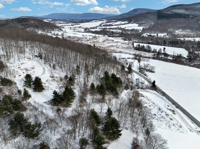 $299,999 | 277 Breese Hollow Road, Hoosick, NY 12089