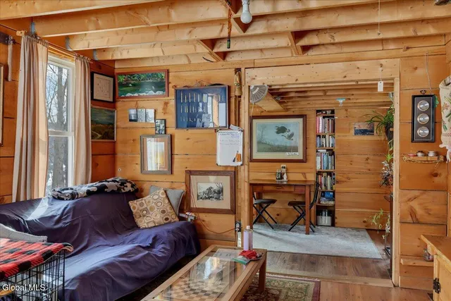 $299,999 | 277 Breese Hollow Road, Hoosick, NY 12089