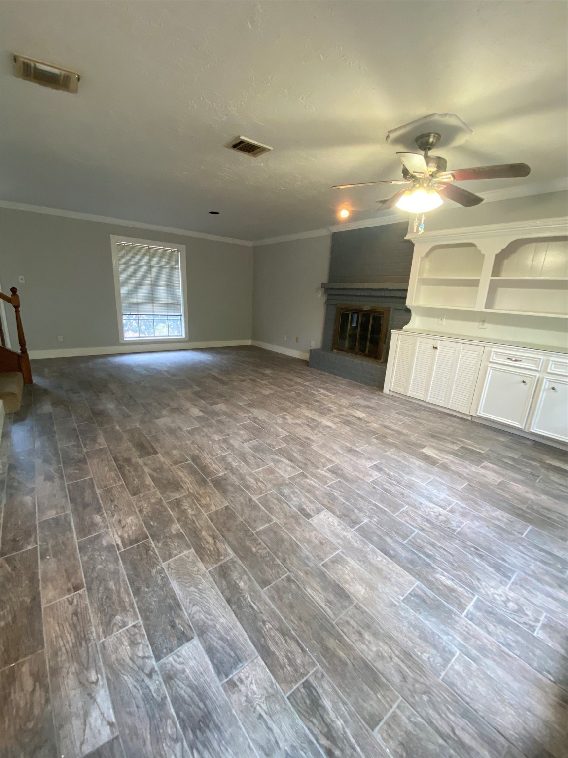 902 Appomattox Drive Spring, TX 77380 - Photo 4 of 18 a view of a livingroom with a ceiling fan and window